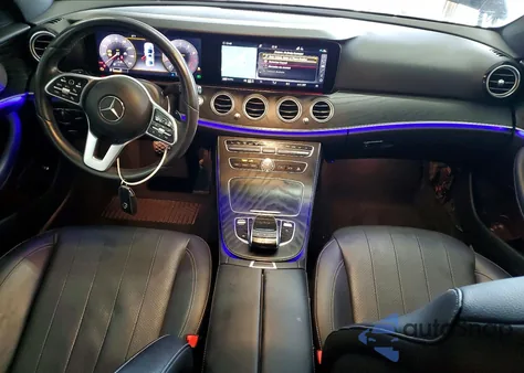 2020 Mercedes-Benz E 350 z USA, uszkodzony, nr VIN WDDZF8DB3LA738024